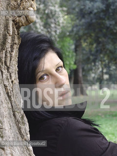 Roma 23 ottobre 2012..Grazia Scanavini, ferrarese, scrittrice di romanzi erotici ritratta a Roma nel parco di Villa Borghese.. ©Rino Bianchi/Rosebud2