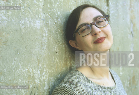 Roma 6 giugno 2002..Carola Susani, scrittrice, ritratta nella sua abitazione romana nel quartiere Nomentano.. ©Rino Bianchi/Rosebud2