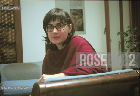 Roma 6 giugno 2002..Carola Susani, scrittrice, ritratta nella sua abitazione romana nel quartiere Nomentano.. ©Rino Bianchi/Rosebud2