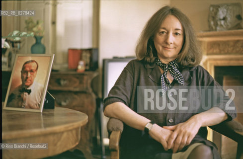 Roma 18 luglio 2003..Magdalen Nabb, scrittrice e giallista, ritratta nella sua abitazione di Firenze.. ©Rino Bianchi/Rosebud2