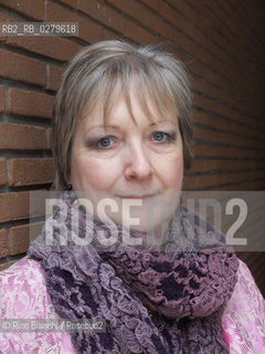 Roma 13 marzo 2013..Catherine Dunne, scrittrice irlandese, laureata in lingua e letteratura inglese e spagnola. Ha cominciato a scrivere, come afferma la stessa autrice, dopo la morte del suo secondo figlio, esordendo in campo letterario nel 1997 con il romanzo dal titolo La metà di niente, uscito in Italia nel 1998. Ha pubblicato numerosi romanzi, tutti di grande successo, e ha parallelamente continuato a insegnare presso lUniversity College, dove tiene corsi di scrittura creativa..Nella foto: Catherine Dunne ritratta a Roma.. ©Rino Bianchi/Rosebud2