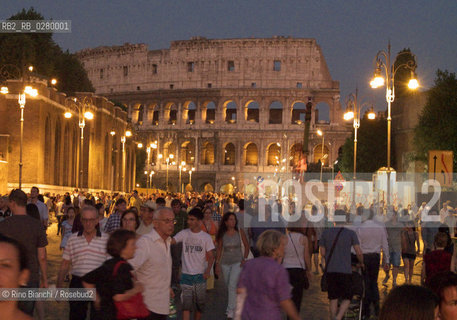 Roma 3 agosto 2013..Pedonalizzazione dei Fori..I Fori invasi dai cittadini.. ©Rino Bianchi/Rosebud2