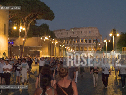 Roma 3 agosto 2013..Pedonalizzazione dei Fori..I Fori invasi dai cittadini.. ©Rino Bianchi/Rosebud2