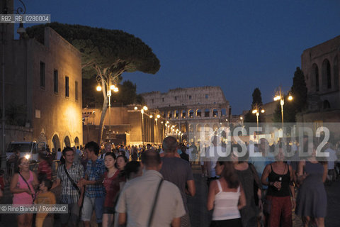 Roma 3 agosto 2013..Pedonalizzazione dei Fori..I Fori invasi dai cittadini.. ©Rino Bianchi/Rosebud2