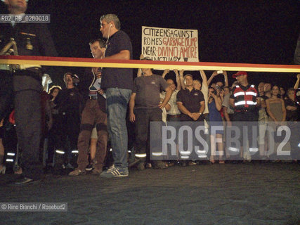 Roma 3 agosto 2013..Pedonalizzazione dei Fori..La protesta dei cittadini poco prima del taglio del nastro per i Fori pedonalizzati.. ©Rino Bianchi/Rosebud2