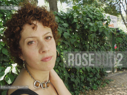 Roma 29 giugno 2011..Lorenza Ghinelli, scrittrice e sceneggiatrice, ritratta a Roma nei pressi di Villa Fiorelli.. ©Rino Bianchi/Rosebud2