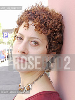Lorenza Ghinelli, scrittrice e sceneggiatrice, ritratta a Roma nei pressi di Villa Fiorelli.. ©Rino Bianchi/Rosebud2