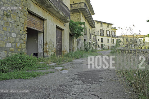 Apice Vechia(BN), 14 giugno 2013..Un scorcio della città, abbandonata dopo il sisma del 1962.. ©Rino Bianchi/Rosebud2