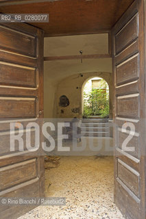 Apice Vechia(BN), 14 giugno 2013..Interno di una casa abbandonata dopo il sisma del 1962.. ©Rino Bianchi/Rosebud2