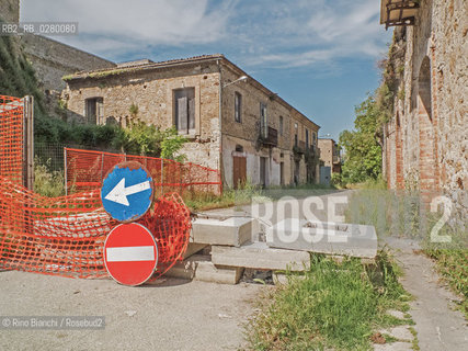 Apice Vecchia, (BN) 10 maggio 2013..Un scorcio della città, abbandonata dopo il sisma del 1962.. ©Rino Bianchi/Rosebud2