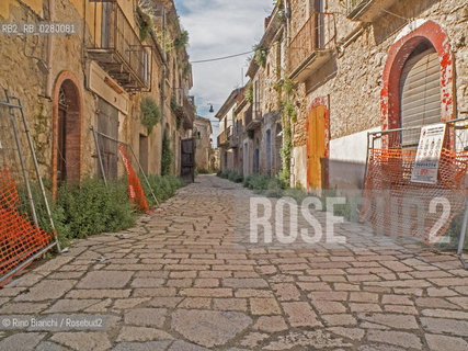 Apice Vecchia, (BN) 10 maggio 2013..Scorcio della cittadina, abbandonata dopo il sisma del 1962.. ©Rino Bianchi/Rosebud2
