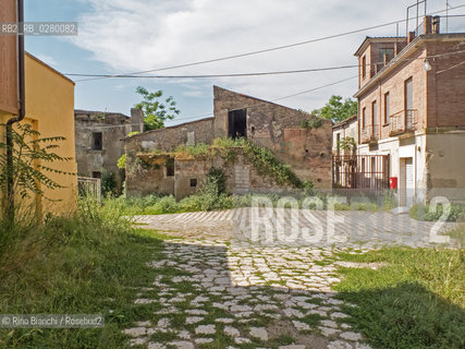 Apice Vecchia, (BN) 10 maggio 2013..Scorcio della cittadina, abbandonata dopo il sisma del 1962.. ©Rino Bianchi/Rosebud2
