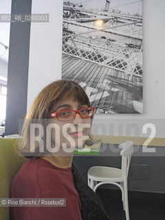 Roma 8 marzo 2012..Carola Susani, scrittrice, ritratta a Roma nella Bottiglieria del Pigneto.. ©Rino Bianchi/Rosebud2