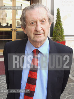 Roma 27 maggio 2010..Nello Ajello, giornalista e saggista, ritratto in piazza Monte Citorio.. ©Rino Bianchi/Rosebud2