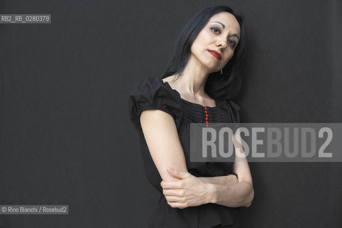 Roma 13 agosto 2013..Erika Polignino, milanese di nascita e veneta dadozione, scrittrice, autrice di romanzi gotici, ritratta a Roma sotto il Ponte Rotto.. ©Rino Bianchi/Rosebud2