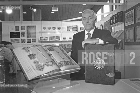 Roma 17 agosto 2013..Franco Cosimo Panini, editore, ritratto a Roma con una copia anastatica della Bibbia di Borso dEste.. ©Rino Bianchi/Rosebud2