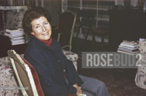 Rome December 1, 2005..Benedetta Craveri, Italian historian, essayist and writer, photographed at his home in Rome/Benedetta Craveri, storica, saggista e scrittrice, ritratta nella sua abitazione a Roma..Photo: Rino Bianchi ©Rino Bianchi/Rosebud2