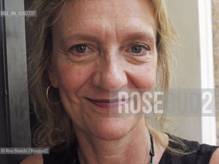 Rome Juin 7, 2010..Elizabeth Strout, American writer, professor at Colgate University, photographed in Rome. In 2000 she won the Orange Prize and was nominated for the PEN/Faulkner Award for fiction. In 2009 he won the Pulitzer Prize for fiction with Olive Kitteridge (2008)/Elizabeth Strout, scrittrice statunitense, docente alla Colgate University, fotografata a Roma. Nel 2000 ha vinto lOrange Prize ed è stata nominata per il Premio PEN/Faulkner per la narrativa. Nel 2009 ha vinto il Premio Pulitzer per la narrativa con Olive Kitteridge (2008)..Photo: RINO BIANCHI ©Rino Bianchi/Rosebud2