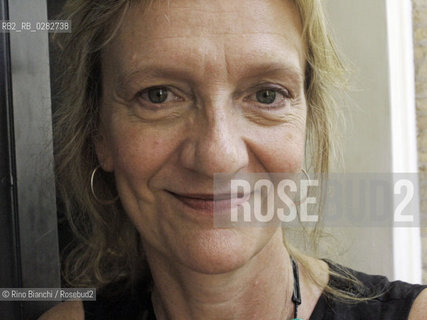 Rome Juin 7, 2010..Elizabeth Strout, American writer, professor at Colgate University, photographed in Rome. In 2000 she won the Orange Prize and was nominated for the PEN/Faulkner Award for fiction. In 2009 he won the Pulitzer Prize for fiction with Olive Kitteridge (2008)/Elizabeth Strout, scrittrice statunitense, docente alla Colgate University, fotografata a Roma. Nel 2000 ha vinto lOrange Prize ed è stata nominata per il Premio PEN/Faulkner per la narrativa. Nel 2009 ha vinto il Premio Pulitzer per la narrativa con Olive Kitteridge (2008)..Photo: RINO BIANCHI ©Rino Bianchi/Rosebud2