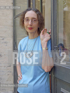 Rome Juin 17, 2010..Joyce Carole Oates, writer, photographed in Rome. Winner of the National Book Award, the Pen/Malamud Award for excellence in short fiction and the Prix Femina, is Professor Emeritus in the Humanities at Princeton University, 1978 is a member of the American Academy of Arts and letters. He has published novels, short stories, poems and plays/Joyce Carole Oates, scrittrice, fotografata a Roma. Vincitrice del National Book Award, il premio Pen/Malamud per eccellenza nella narrativa breve e il Prix Femina, è professore emerito in scienze umanistiche presso lUniversità di Princeton, 1978 è membro dellAccademia americana delle arti e delle lettere. Ha pubblicato romanzi, racconti, poesie e opere teatrali..Photo: RINO BIANCHI ©Rino Bianchi/Rosebud2