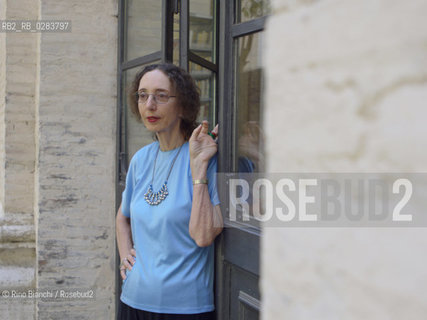 Rome Juin 17, 2010..Joyce Carole Oates, writer, photographed in Rome. Winner of the National Book Award, the Pen/Malamud Award for excellence in short fiction and the Prix Femina, is Professor Emeritus in the Humanities at Princeton University, 1978 is a member of the American Academy of Arts and letters. He has published novels, short stories, poems and plays/Joyce Carole Oates, scrittrice, fotografata a Roma. Vincitrice del National Book Award, il premio Pen/Malamud per eccellenza nella narrativa breve e il Prix Femina, è professore emerito in scienze umanistiche presso lUniversità di Princeton, 1978 è membro dellAccademia americana delle arti e delle lettere. Ha pubblicato romanzi, racconti, poesie e opere teatrali..Photo: RINO BIANCHI ©Rino Bianchi/Rosebud2