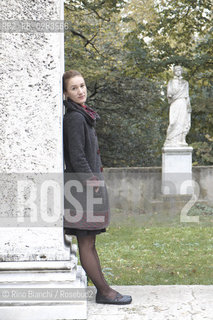Rome November 16, 2013..Elvira Mujčić, writer, photographed in Rome Villa Borghese Park. Originally from Serbia has lived in Srebrenica, in Bosnia, until 1992/Elvira Mujčić , scrittrice, fotografata a Roma nel parco di Villa Borghese. Originaria della Serba è vissuta a Srebrenica, in Bosnia, fino al 1992..Photo: RINO BIANCHI ©Rino Bianchi/Rosebud2