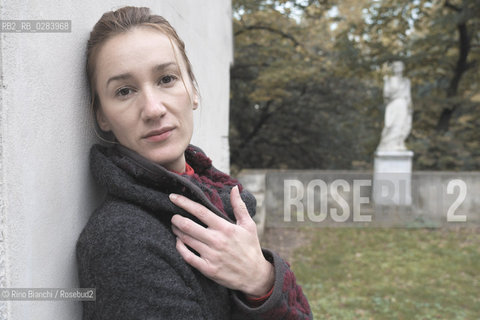 Rome November 16, 2013..Elvira Mujčić, writer, photographed in Rome Villa Borghese Park. Originally from Serbia has lived in Srebrenica, in Bosnia, until 1992/Elvira Mujčić , scrittrice, fotografata a Roma nel parco di Villa Borghese. Originaria della Serba è vissuta a Srebrenica, in Bosnia, fino al 1992..Photo: RINO BIANCHI ©Rino Bianchi/Rosebud2