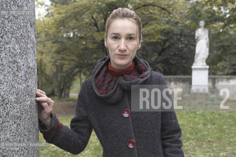 Rome November 16, 2013..Elvira Mujčić, writer, photographed in Rome Villa Borghese Park. Originally from Serbia has lived in Srebrenica, in Bosnia, until 1992/Elvira Mujčić , scrittrice, fotografata a Roma nel parco di Villa Borghese. Originaria della Serba è vissuta a Srebrenica, in Bosnia, fino al 1992..Photo: RINO BIANCHI ©Rino Bianchi/Rosebud2