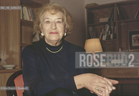 Rome March 19, 1993..Maria Luisa Spaziani poet, scholar of French essayist and photographed in the studio of his Roman House in via del Babuino/Maria Luisa Spaziani poetessa, studiosa della lingua francese e saggista fotografata nello studio della sua casa romana in via del Babuino..Photo: RINO BIANCHI ©Rino Bianchi/Rosebud2