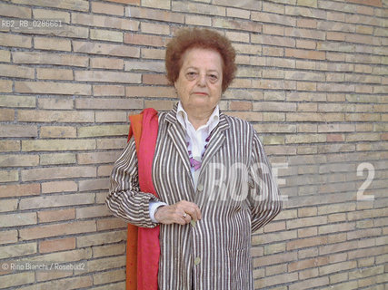 Rome October 10, 2008..Lia Levi, writer, photographed at Rome, on the occasion of the presentation of the last novel of the historian and essayist Eduardo Mendoza/Lia Levi, scrittrice, fotografata a Roma, in occasione della presentazione dellultimo romanzo dello storico e saggista Eduardo Mendoza..Photo: Rino Bianchi ©Rino Bianchi/Rosebud2