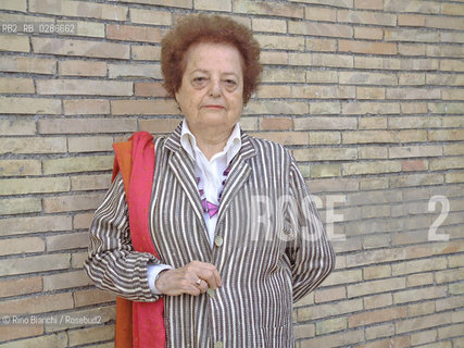 Rome October 10, 2008..Lia Levi, writer, photographed at Rome, on the occasion of the presentation of the last novel of the historian and essayist Eduardo Mendoza/Lia Levi, scrittrice, fotografata a Roma, in occasione della presentazione dellultimo romanzo dello storico e saggista Eduardo Mendoza..Photo: Rino Bianchi ©Rino Bianchi/Rosebud2