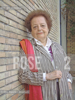 Rome October 10, 2008..Lia Levi, writer, photographed at Rome, on the occasion of the presentation of the last novel of the historian and essayist Eduardo Mendoza/Lia Levi, scrittrice, fotografata a Roma, in occasione della presentazione dellultimo romanzo dello storico e saggista Eduardo Mendoza..Photo: Rino Bianchi ©Rino Bianchi/Rosebud2