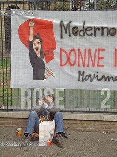 Roma 22 novembre 2008..Manifestazione delle donne contro la violenza..Nella foto: un momento della manifestazione.FOTO: RINO BIANCHI ©Rino Bianchi/Rosebud2