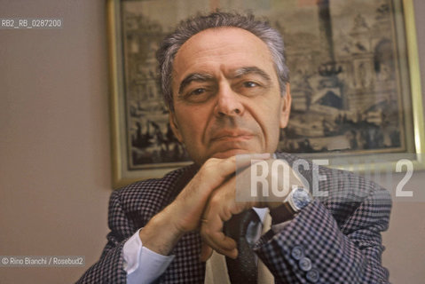 Milan, September 15 1996..Cesare Segre philologist, semiologist and Italian literary critic, photographed in his studio in Milan, is an Emeritus Professor of the University of Pavia, directs the Center for research on texts and textual traditions of the IUSS in Pavia, and Academia dei Lincei/Cesare Segre filologo, semiologo e critico letterario italiano, fotografatonel suo studio a Milano, è Professore Emerito dellUniversità di Pavia, dirige il Centro di Ricerca su Testi e tradizioni testuali dello IUSS di Pavia, ed è Accademico dei Lincei..Photo: RINO BIANCHI ©Rino Bianchi/Rosebud2