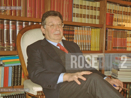 Rome January 27 2000.Francesco Perfetti, historian, Professor of contemporary history and essayist, photographed at his home/Francesco Perfetti, storico, docente di storia contemporanea e saggista, fotografato nella sua abitazione romana..Photo: RINO BIANCHI ©Rino Bianchi/Rosebud2