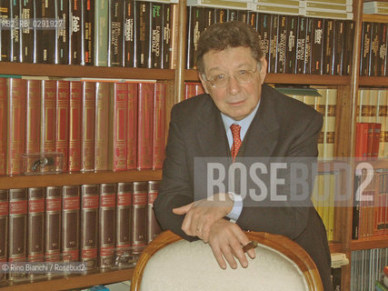 Rome January 27 2000.Francesco Perfetti, historian, Professor of contemporary history and essayist, photographed at his home/Francesco Perfetti, storico, docente di storia contemporanea e saggista, fotografato nella sua abitazione romana..Photo: RINO BIANCHI ©Rino Bianchi/Rosebud2