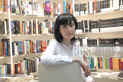 Rome Juin 10, 2014..Elisa Ruotolo, photographed in Rome, writer, was born in 1975 in Santa Maria a Vico (Ce) where he lives to this day. Teaches Italian in a high school. Overnight in Ha for 2010 debut, with the collection Ho rubato la pioggia, winner Renato Fucini and del Award finalist at the Premio Carlo Cocito 2010. In 2014 has posted Ovunque, proteggici, Premio Strega 2014 selection/Elisa Ruotolo, fotografata a Roma, scrittrice, è nata nel 1975 a Santa Maria a Vico (Ce) dove vive tuttora. Insegna Italiano in una scuola superiore. Ha esordito per Nottetempo nel 2010, con la raccolta Ho rubato la pioggia, vincitrice del Premio Renato Fucini e finalista al Premio Carlo Cocito 2010. Nel 2014 ha pubblicato Ovunque, proteggici, selezione Premio Strega 2014..Photo: RINO BIANCHI ©Rino Bianchi/Rosebud2