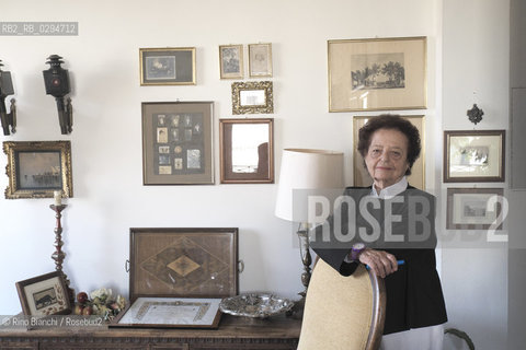 Rome September 17, 2014..Lia Levi, photographed in his Roman residence, writer, screenwriter and journalist, is the author of novels for adults and kids. He faced the problems of war and racial persecution. He founded and directed Shalom, a monthly magazine of the Jewish community/Lia Levi, fotografata nella sua abitazione romana, scrittrice, sceneggiatrice e giornalista, è autrice sia di romanzi per adulti che per ragazzi. Ha dovuto affrontare i problemi della guerra e della persecuzione razziale. Ha fondato e diretto Shalom, un mensile della comunità ebraica..Photo: RINO BIANCHI ©Rino Bianchi/Rosebud2
