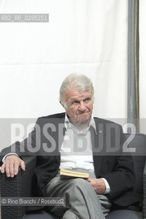 Rome September 26, 2014..Ettore Mo, journalist and war correspondent of Corriere della Sera photographed in Rome/Ettore Mo, giornalista ed inviato di guerra del Corriere della Sera fotografato a Roma..Photo: RINO BIANCHI ©Rino Bianchi/Rosebud2