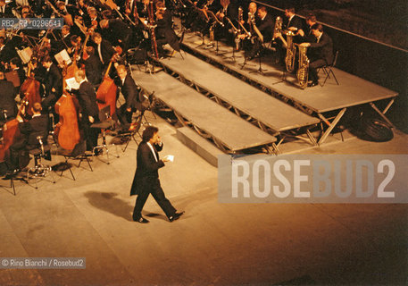 Taormina, September 22, 1998..Giuseppe Sinopoli, conductor, photographed during the concert at the Festival of Taormina/Giuseppe Sinopoli, direttore dorchestra, fotografato durante il concerto al Festival di Taormina..Photo: RINO BIANCHI ©Rino Bianchi/Rosebud2