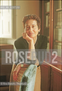 Rome May 23, 2002..Ayse Saracgil, historical and essayist, author of the essay -The male chameleon: patriarchal structures in the Ottoman Empire and Turkey modern published by Mondadori/Ayse Saracgil, storica e saggista, autrice del saggio -Il maschio camaleonte: strutture patriarcali nellImpero Ottomano e nella Turchia Moderna- editi da Bruno Mondadori..Photo: RINO BIANCHI ©Rino Bianchi/Rosebud2
