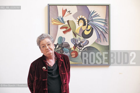 Rome May 25, 2015..Clara Sereni, writer, journalist and translator is the daughter of Emilio Sereni and Xenia Silberberg, photographed in Rome at the House of Literature in front of a painting by Depero/Clara Sereni,  scrittrice, giornalista e traduttrice è figlia di Emilio Sereni e di Xenia Silberberg, fotografata a Roma alla Casa delle Letterature davanti ad un dipinto di Depero..Photo: RINO BIANCHI ©Rino Bianchi/Rosebud2