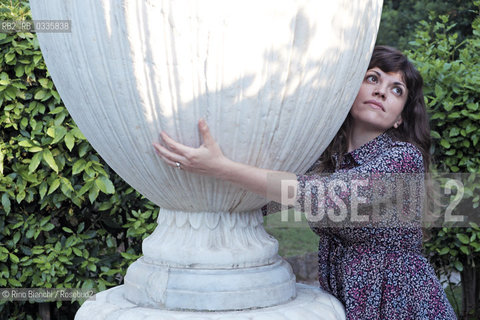 Rome May 25, 2015..Isabella Pedicini, historian, scholar of photography, blogger and writer, photographed in Rome in the park of Villa Celimontana. For the publishing house Contrasto published an essay titled Francesca Woodman. The Roman years between skin and film and for eitore Fazi Recipes humoral/Isabella Pedicini,  storica dellarte, studiosa della fotografia, blogger e scrittrice, fotografata a Roma nel parco di Villa Celimontana. Per la casa editrice Contrasto ha pubblicato un saggio dal titolo Francesca Woodman. Gli anni romani tra pelle e pellicola e per leitore Fazi Ricette umorali. .Photo: RINO BIANCHI ©Rino Bianchi/Rosebud2