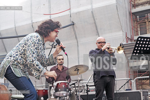 LAquila September 6, 2015..Il jazz italiano per LAquila..Ada Montellanico, singer, Giovanni Falzone trumpet, photographed in LAquila during the exhibition in Piazza Jesuits/Ada Montellanico, cantante, con Giovanni Falzone tromba,  fotografati a LAquila durante lesibizione in Piazza Gesuiti..Photo: RINO BIANCHI ©Rino Bianchi/Rosebud2