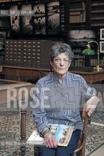 Rome September 13, 2015..Elizabeth Chanler Chatwin, photographed in Rome in the halls of the Italian Geographic Society, is the widow of Bruce Chatwin, one of the most popular authors of travel stories, she died in 1989/Elizabeth Chanler Chatwin, fotografata a Roma nelle sale della Società Geografica Italiana, è la vedova di Bruce Chatwin, uno dei più apprezzati autori di racconti di viaggio, morto nel 1989..Photo: RINO BIANCHI ©Rino Bianchi/Rosebud2