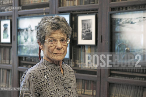 Rome September 13, 2015..Elizabeth Chanler Chatwin, photographed in Rome in the halls of the Italian Geographic Society, is the widow of Bruce Chatwin, one of the most popular authors of travel stories, she died in 1989/Elizabeth Chanler Chatwin, fotografata a Roma nelle sale della Società Geografica Italiana, è la vedova di Bruce Chatwin, uno dei più apprezzati autori di racconti di viaggio, morto nel 1989..Photo: RINO BIANCHI ©Rino Bianchi/Rosebud2