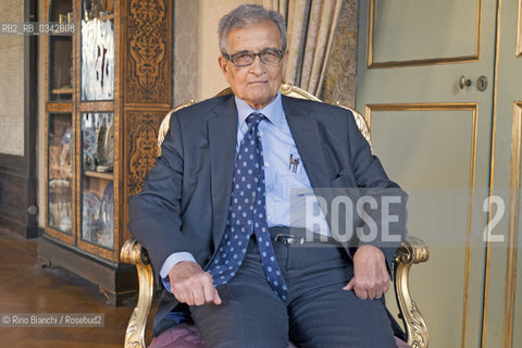 Rome January 13, 2016..Amartya Kumar Sen, photographed at Palazzo Corsini headquarters of the Lincei Academy, the Indian economist and philosopher, Nobel Memorial Prize in Economic Sciences in 1998, Lamont University Professor at Harvard University/Amartya Kumar Sen, fotografato nelle sale di Palazzo Corsini sede dellAccademia dei Lincei, economista e filosofo indiano, Premio Nobel per leconomia nel 1998, Lamont University Professor presso la Harvard University..Photo: RINO BIANCHI ©Rino Bianchi/Rosebud2