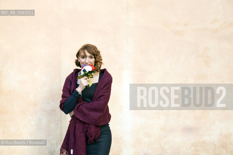 Rome February 5, 2016..Isabella Leardini, photographed in Rome in Piazza di Pietra, poet, in 2002 won the Montale Prize with the poems La coinquiina scalza. Poems from La coinquilina scalza and his next book Una stagione daria are published with translation of Jean Baptiste Para anthology Les Poètes de la Méditerranée (Gallimard 2010) and is included in the anthology Nuovi poeti italiani 6 (Einaudi 2012). Care as artistic director the festival Parco Poesia/Isabella Leardini, fotografata a Roma in Piazza di Pietra, poetessa, nel 2002 ha vinto il Premio Montale con le poesie “La coinquilina scalza”. Poesie da “La coinquilina scalza” e dal suo prossimo libro “Una stagione daria” sono edite con traduzione di Jean Baptiste Para nellantologia “Les Poètes de la Méditerranée” (Gallimard 2010) ed è compresa nellantologia “Nuovi Poeti Italiani 6” (Einaudi 2012). Cura come direttore artistico il festival Parco Poesia..Photo: RINO BIANCHI ©Rino Bianchi/Rosebud2