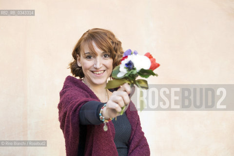 Rome February 5, 2016..Isabella Leardini, photographed in Rome in Piazza di Pietra, poet, in 2002 won the Montale Prize with the poems La coinquiina scalza. Poems from La coinquilina scalza and his next book Una stagione daria are published with translation of Jean Baptiste Para anthology Les Poètes de la Méditerranée (Gallimard 2010) and is included in the anthology Nuovi poeti italiani 6 (Einaudi 2012). Care as artistic director the festival Parco Poesia/Isabella Leardini, fotografata a Roma in Piazza di Pietra, poetessa, nel 2002 ha vinto il Premio Montale con le poesie “La coinquilina scalza”. Poesie da “La coinquilina scalza” e dal suo prossimo libro “Una stagione daria” sono edite con traduzione di Jean Baptiste Para nellantologia “Les Poètes de la Méditerranée” (Gallimard 2010) ed è compresa nellantologia “Nuovi Poeti Italiani 6” (Einaudi 2012). Cura come direttore artistico il festival Parco Poesia..Photo: RINO BIANCHI ©Rino Bianchi/Rosebud2