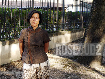 Rome, 16 September 2011..Bianca Stancanelli, photographed in Rome in the park of Villa Borghese, journalist and writer, started the newspaper LOra in Palermo. It was involved in investigations of the Mafia, political and social/Bianca Stancanelli, fotografata a Roma nel parco di Villa Borghese, giornalista e scrittrice, ha iniziato al quotidiano L’Ora di Palermo. Si è occupata di inchieste di mafia, politica e sociale..Photo: RINO BIANCHI ©Rino Bianchi/Rosebud2